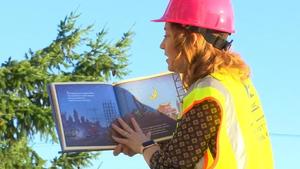 Video: Kalama principal goes "live" to read to students